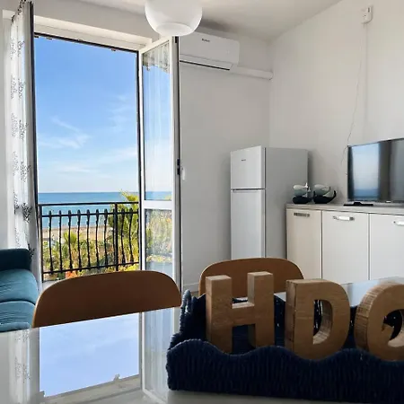 Riviera House Διαμέρισμα *